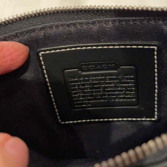 Coach wristlet - Picture 4 of 6